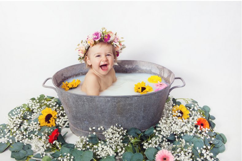 Bain de lait fleuri pour les 1 an de Romane