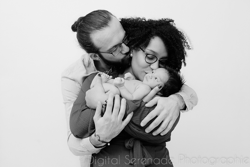 Séance Naissance – Photos de famille – A domicile – Mahé - Bébé, Famille, Naissance
